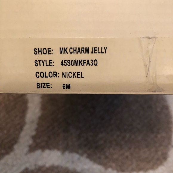 Authentic Michael kors sandals - Picture 2 of 2